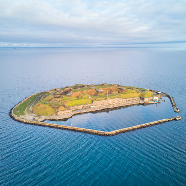 Har du hørt om Ungdomsøen, men endnu ikke besøgt det historiske søfort ud for København?